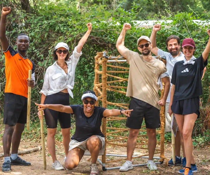 Équipe en activité team building Terra Totem